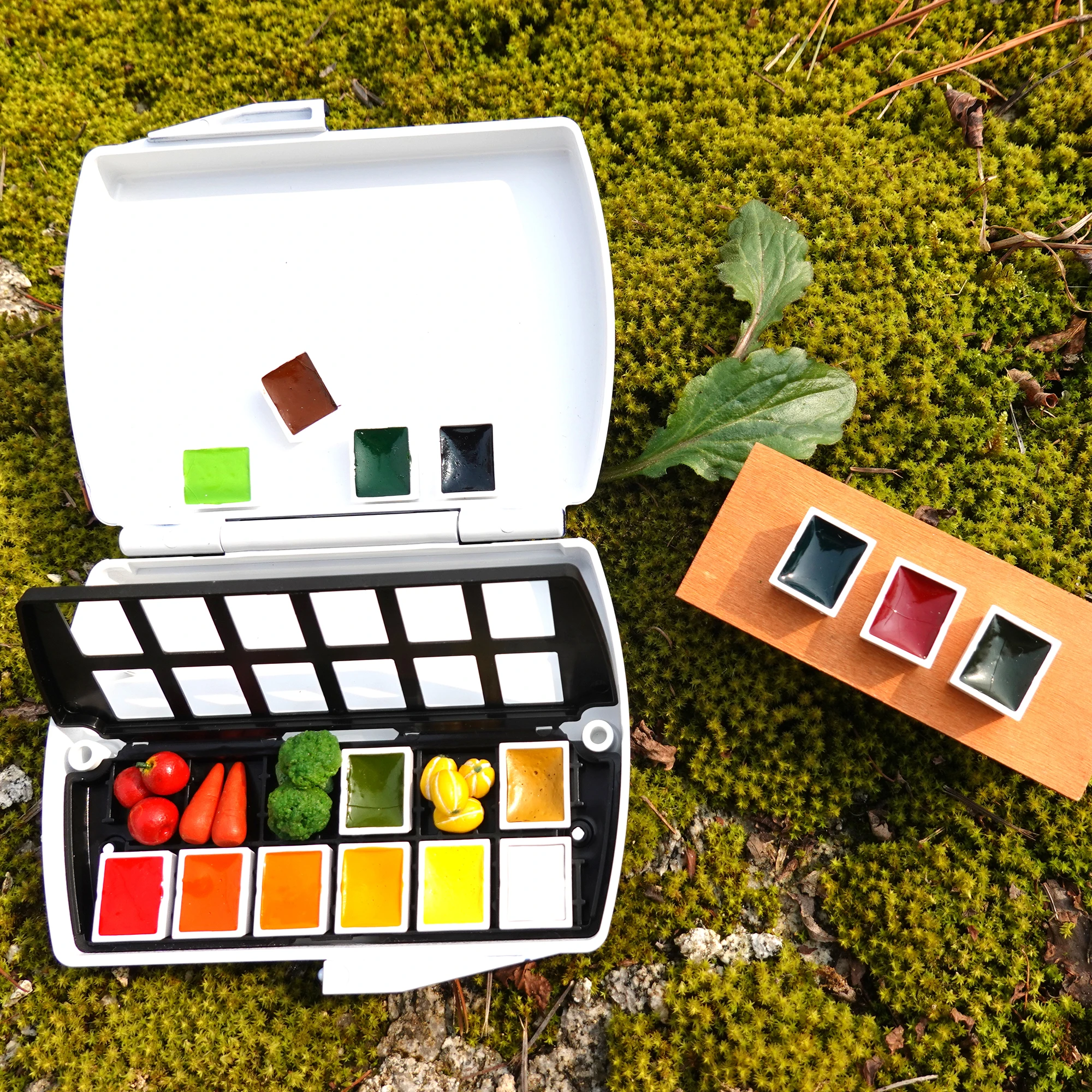 Mijello Triple Pans Watercolor Art Set 12, 24,48  colors, Watercolor Palette with Three Innovation Features