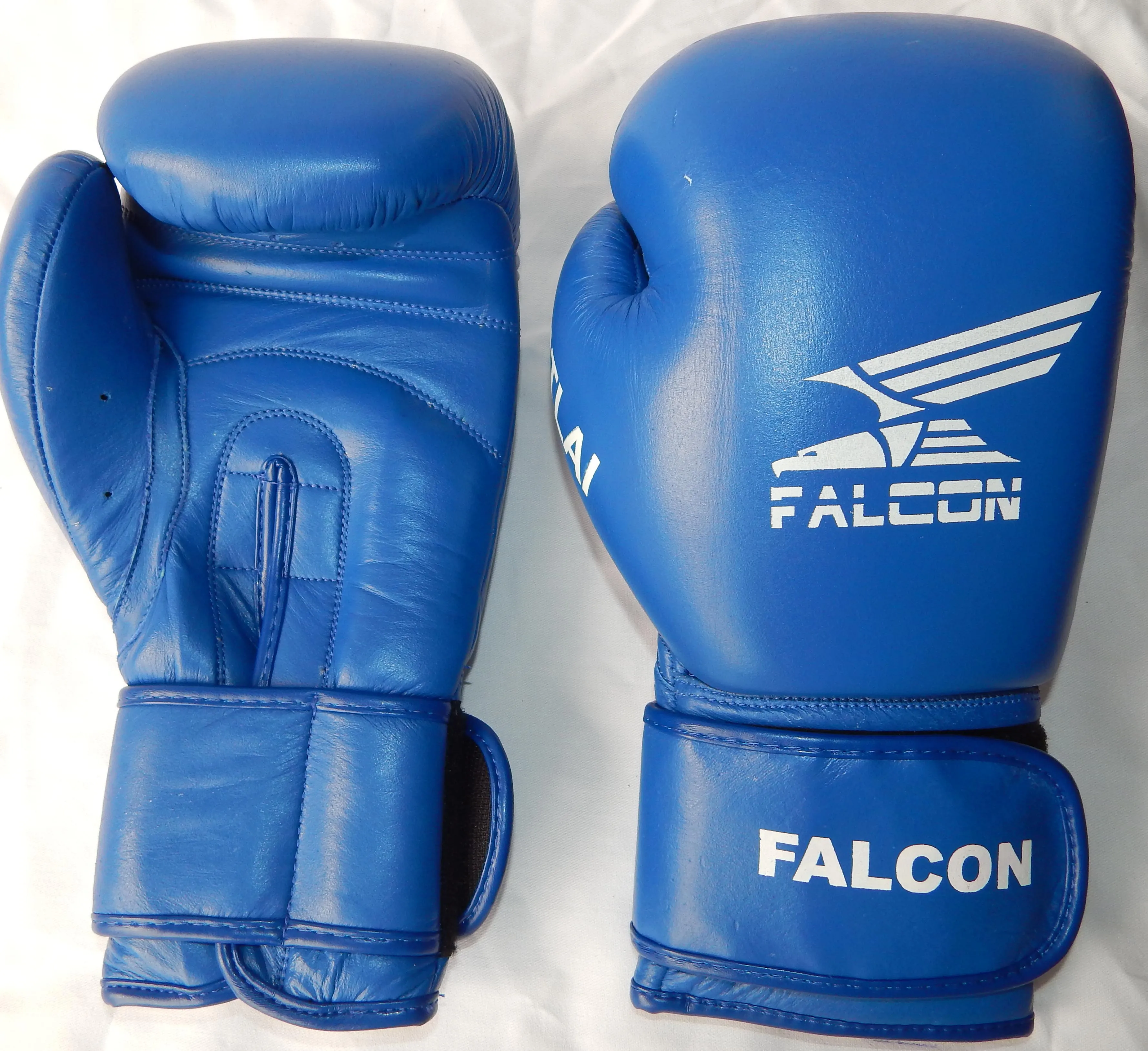 
Wholesale Custom logo Boxing Gloves Punching Leather Gloves Sports Boxing Gloves 