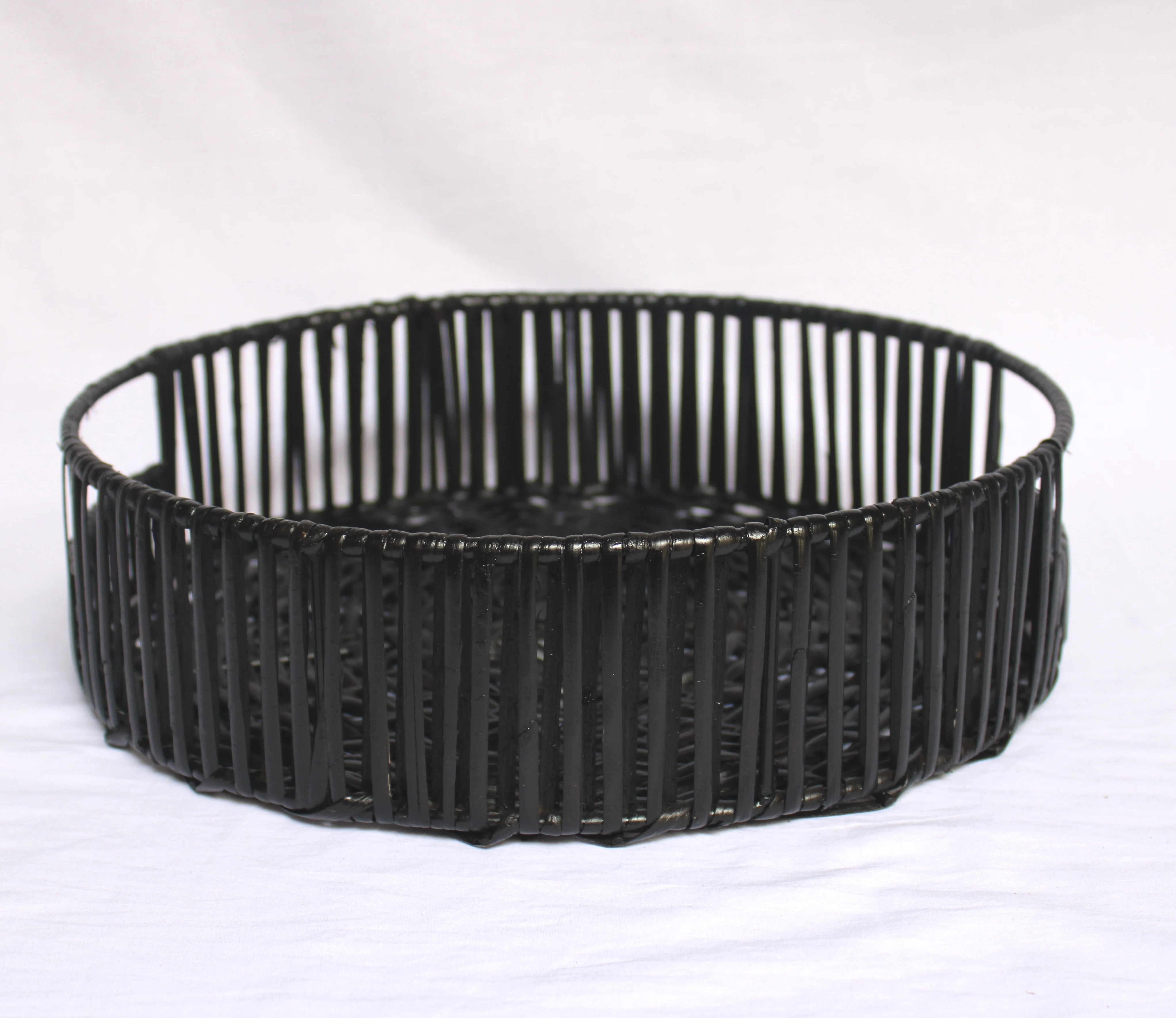  Плетеная корзина для хранения из ротанга и железа фруктов ручной работы большая круглая натурального