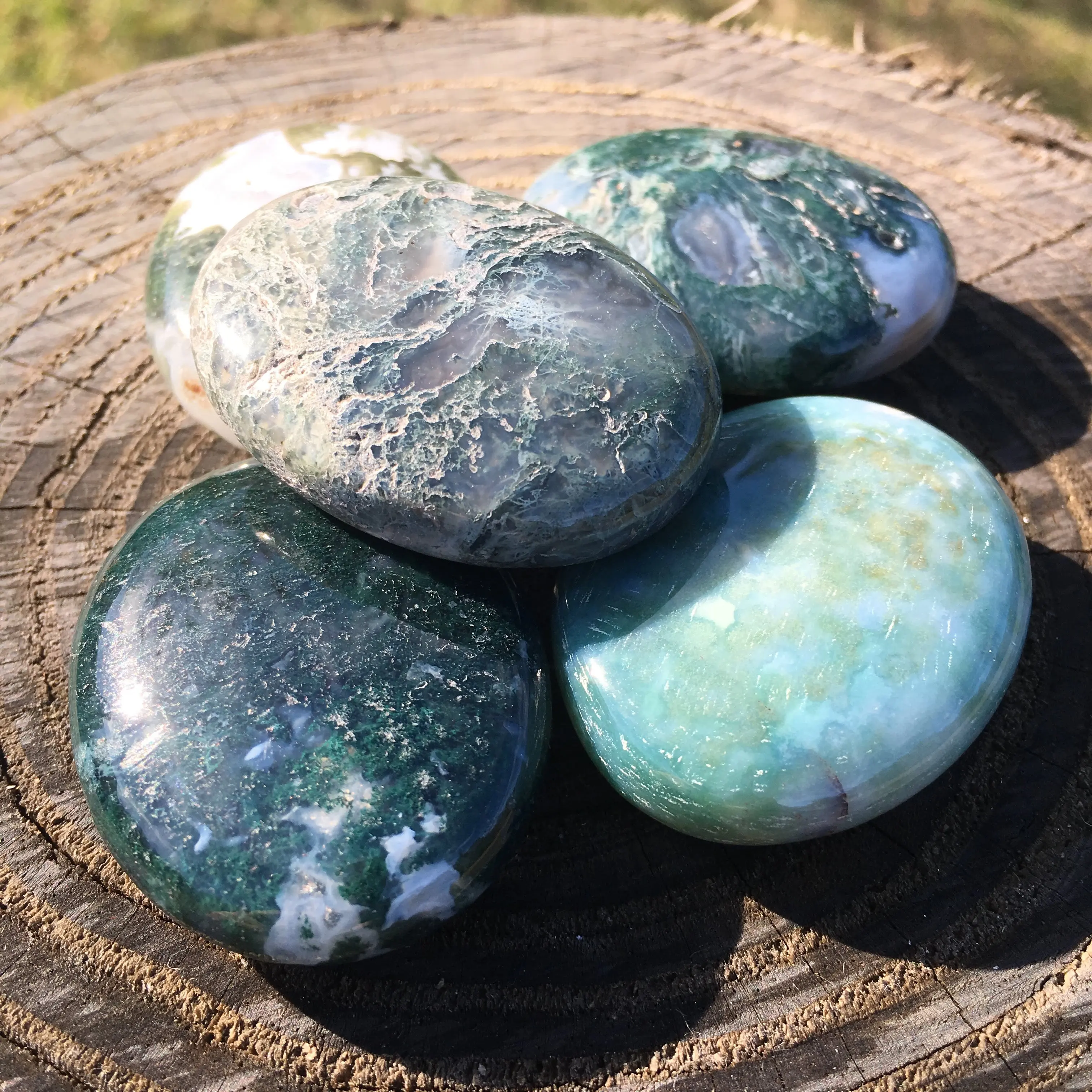 
GREEN MOSS PALM STONE ENERGY HEALING AGATE STONE [45 MM TO 55 MM] 