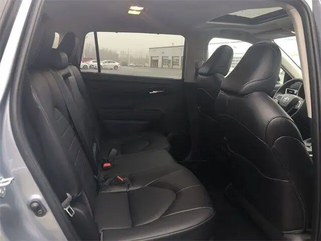 Новинка Подержанный автомобиль для взрослых по привлекательной цене недорогой гибридный 2022 Toyota Highlander используемый продажи автомобильные товары