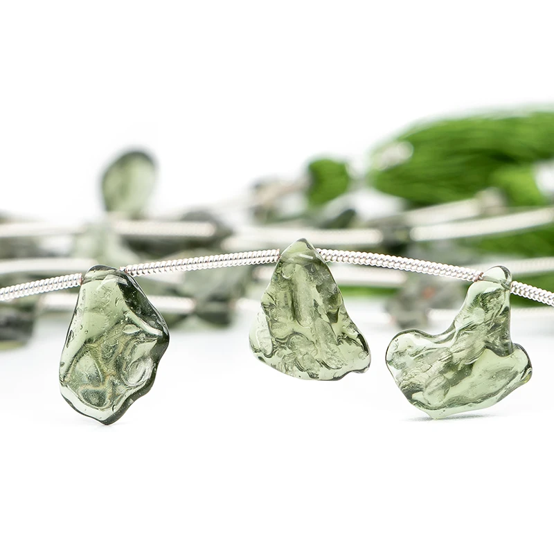 Оптовая продажа 100% натуральные бусины moldavite Nuggets необычный драгоценный камень Moldavite