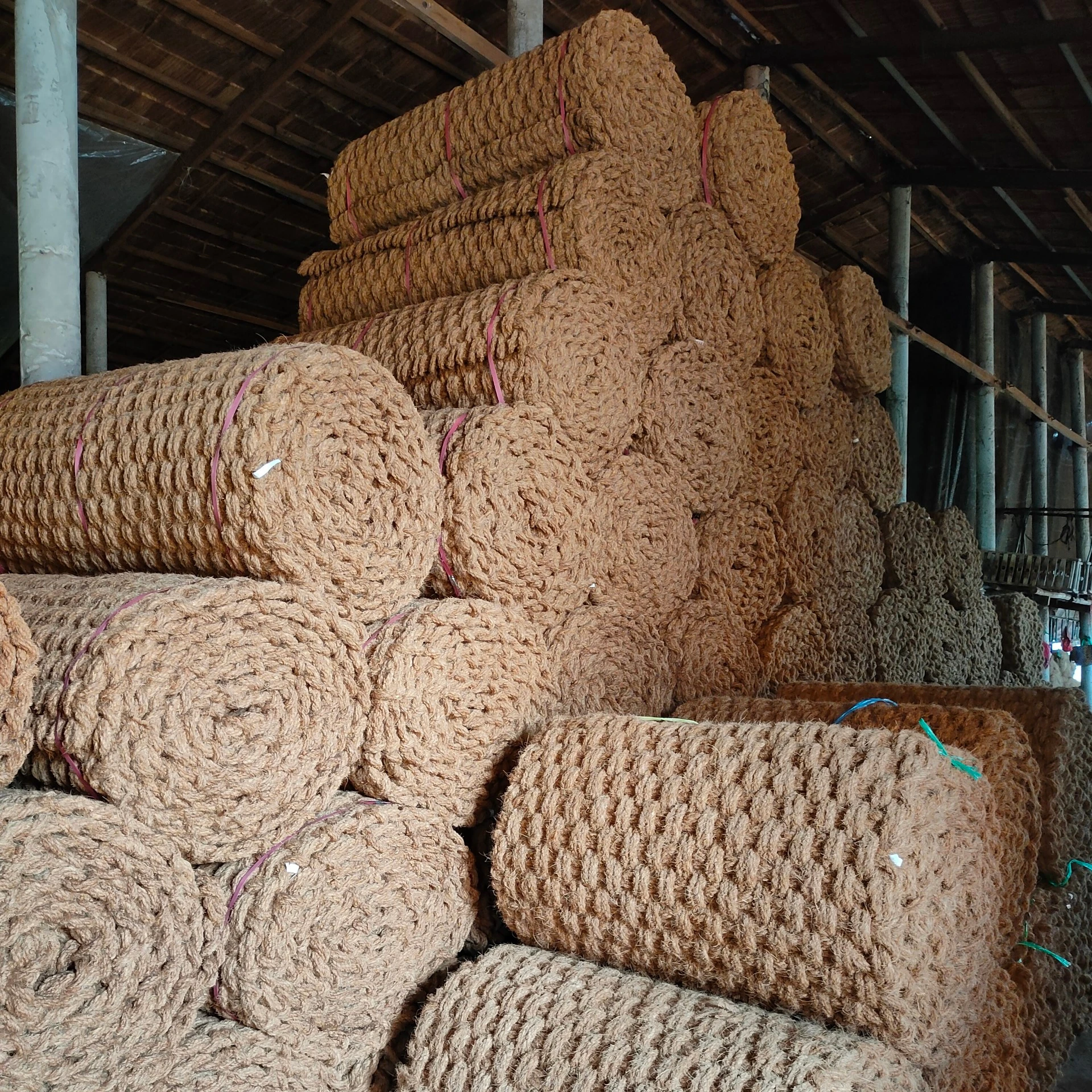 Traditional Customized Coconut Fiber Mats Coco Carpet Coco Liner Coco Rolled Mat Vietnam Export
