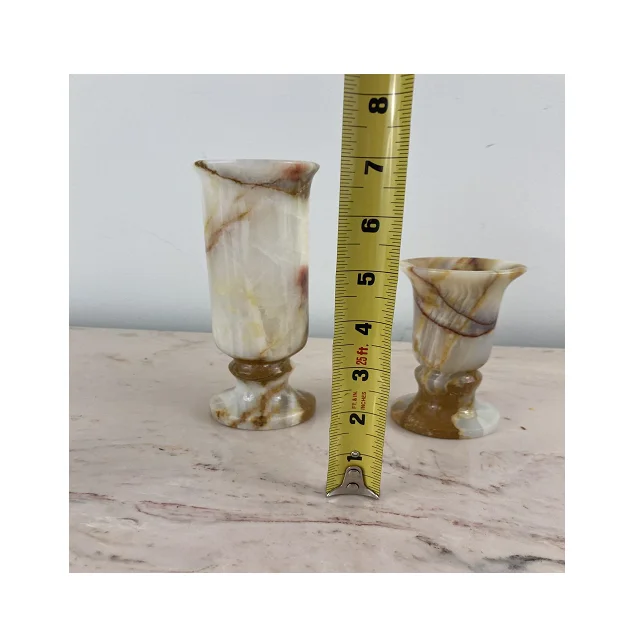  Сделанная на заказ ваза из оникса и мрамора доступна небольшая партия