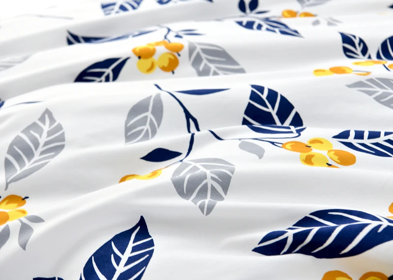 Запас ткани с рисунком вишни и листьев 100% хлопок