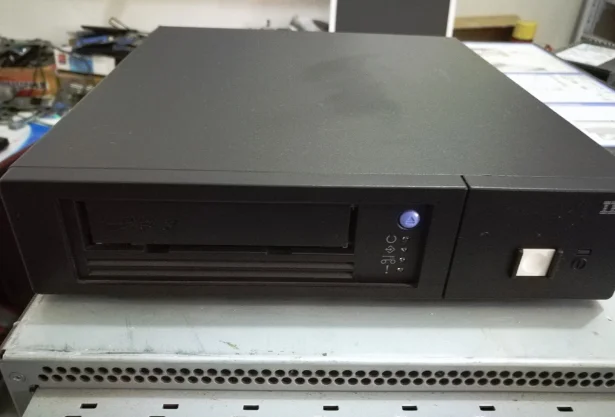 3580-H3L 400/800 ГБ Ultrium LTO-3 Ext SCSI LVD HH ленточных накопителей