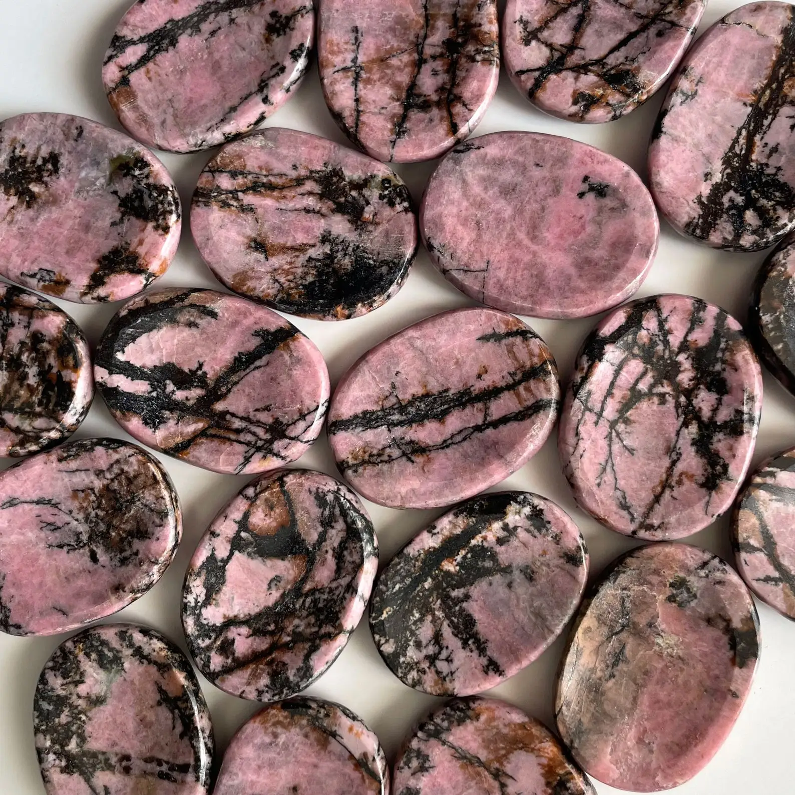 BEAUTIFUL PINK RHODONITE GEMSTONE WORRY STONES / RHODONITE THUMB MASSAGE OVAL / RUBY HEALING RHODONITE WORRY STONE THUMB STONES