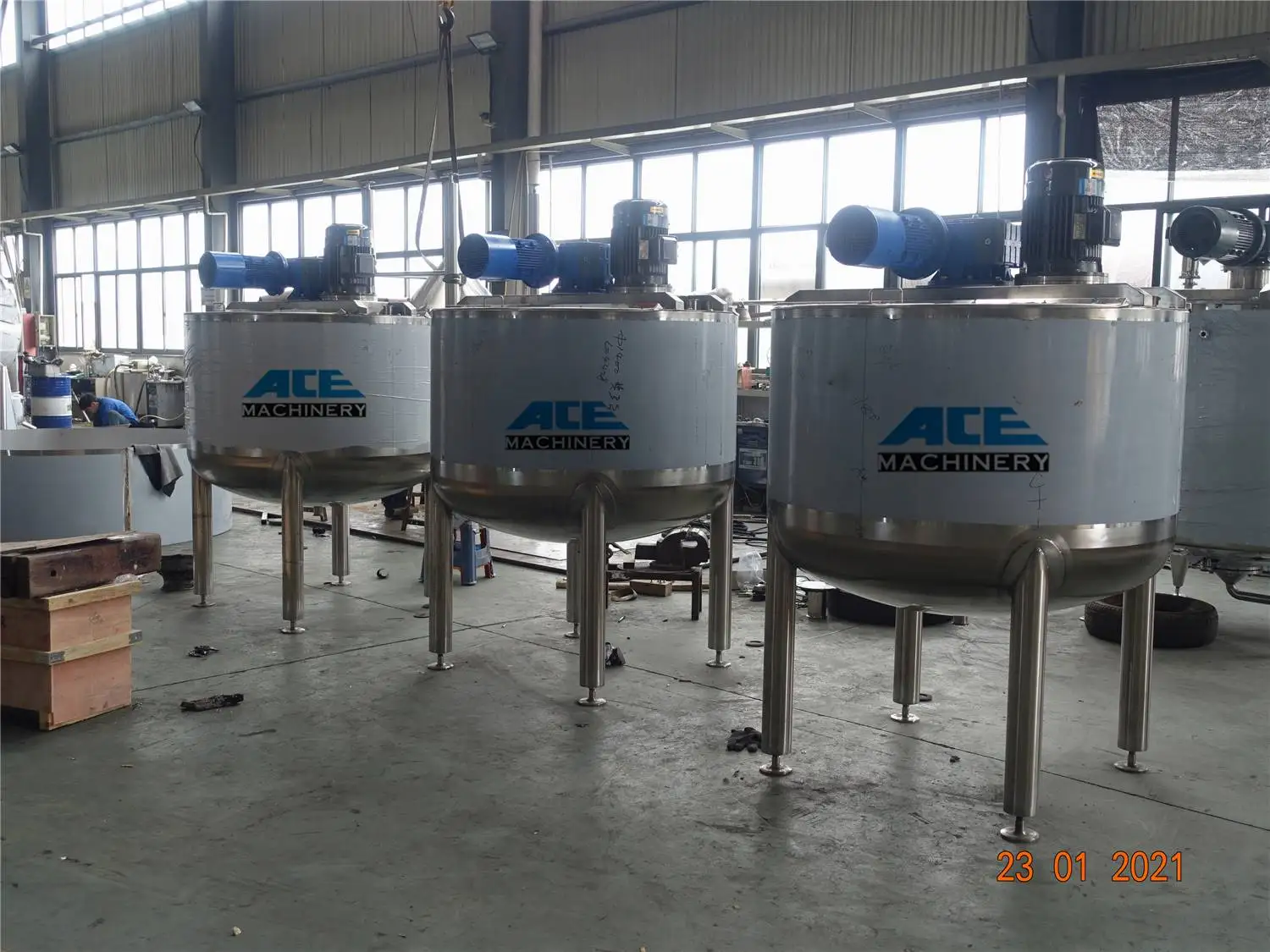  Заводская цена нержавеющая сталь 304 500L 1000L 2000L смешивающий бак с лекарством