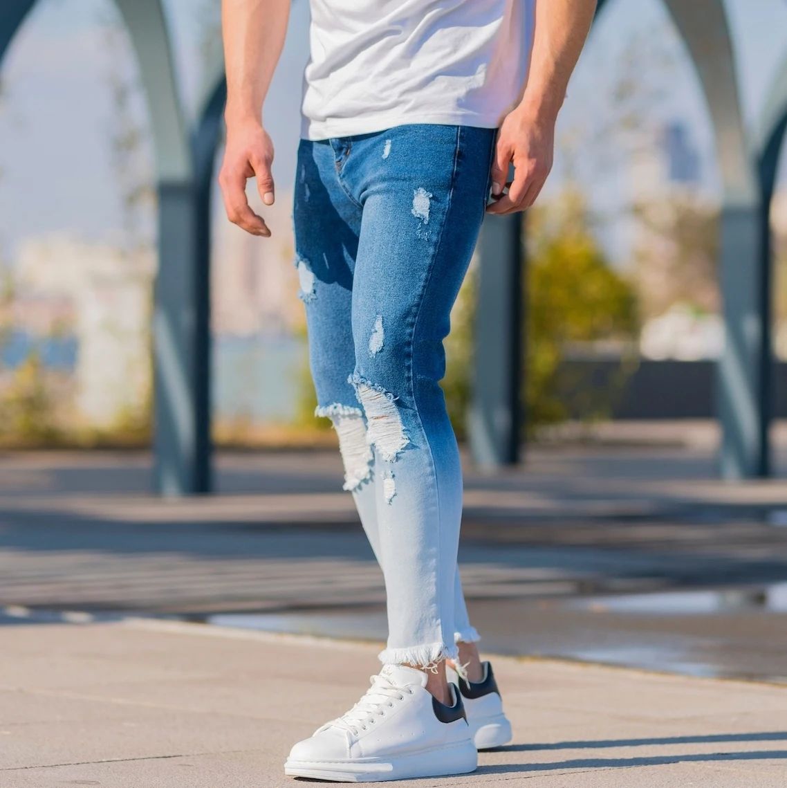 Casual 100% Cotton Men Ragged Degrade Jeans in Blue New Man Straight Style High Quality with Wholesale Offer Trend 2022 Nonwoven