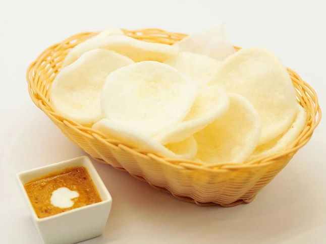 Лучшая цена чипсы креветки для оптовой продажи закуски морская еда высокого качества от вьетнамской