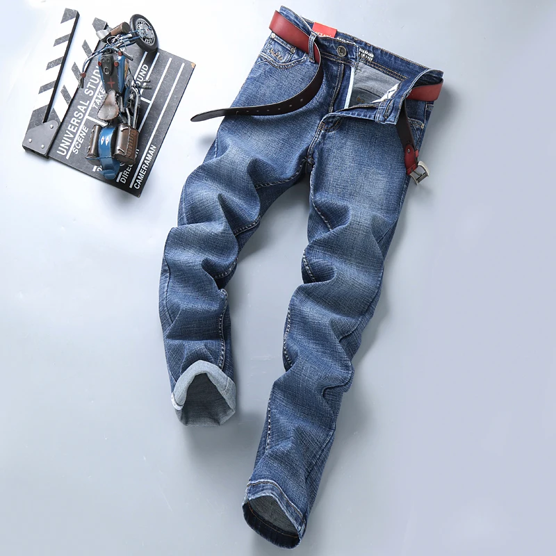 Мужские классические джинсы дымчато-серого цвета на осень и зиму