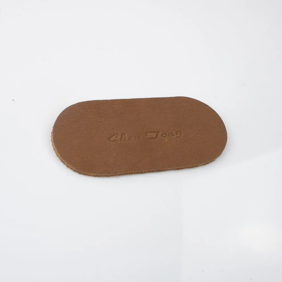 Устойчивый чистый кожаный ярлык с логотипом на заказ