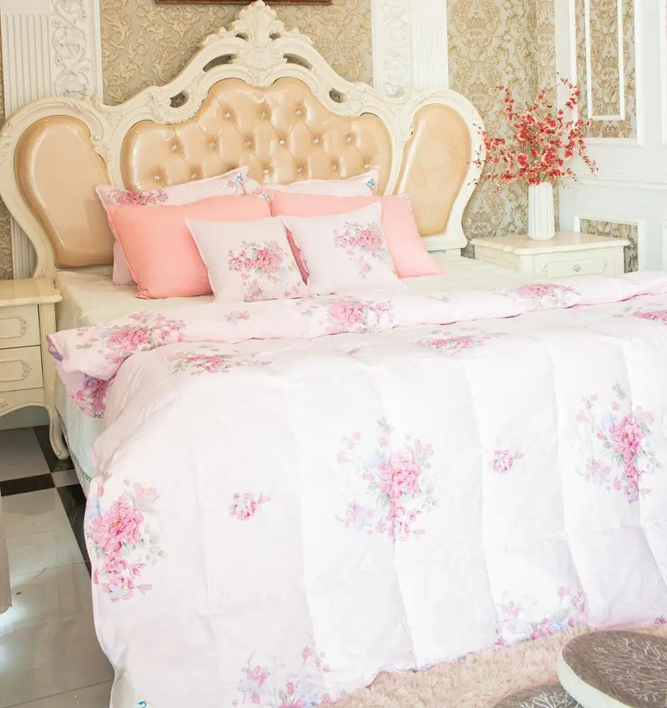 VIETNAM HIGH- QUALITY  DUCK DOWN QUILT/ GOOSE DOWN SORT, LIGHT AND WARN  MULTI- COLORED  COMFORTER