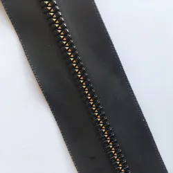 The latest plastic golden point teeth tape two way open end triangle teeth resin zipper