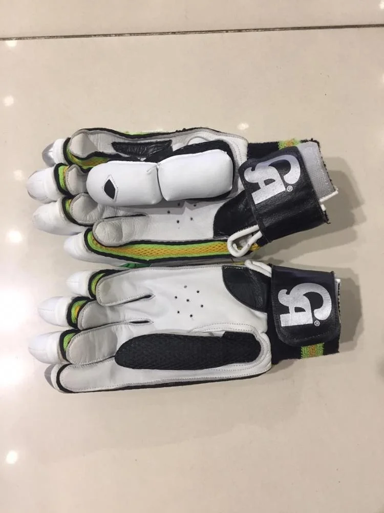 
CA PLUS 12000 CRICKET BATTING GLOVES 