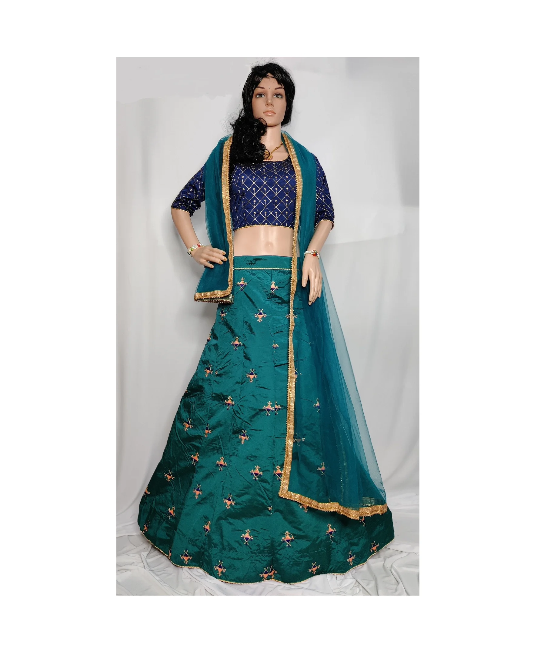 
WOAIS LEHENGA CHOLI 