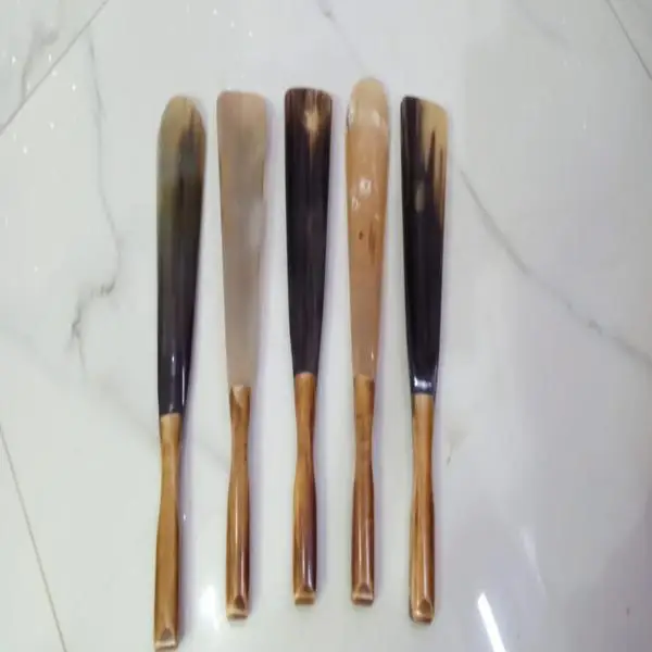 BONE HANDLE SHOE HORN