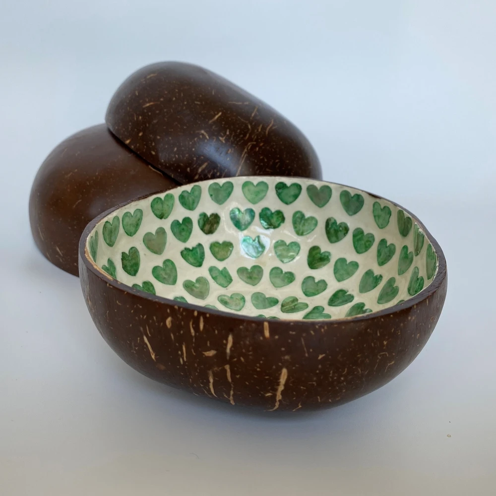 Handmade Coconut Shell Bowl with ATM Sea Shell Within Heart Patterns Onside OEM ODM Customize Accept