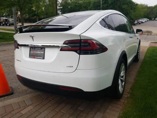 USED CAR FOR SALE/TESLA CAR MODEL READY FOR SHIPMENT