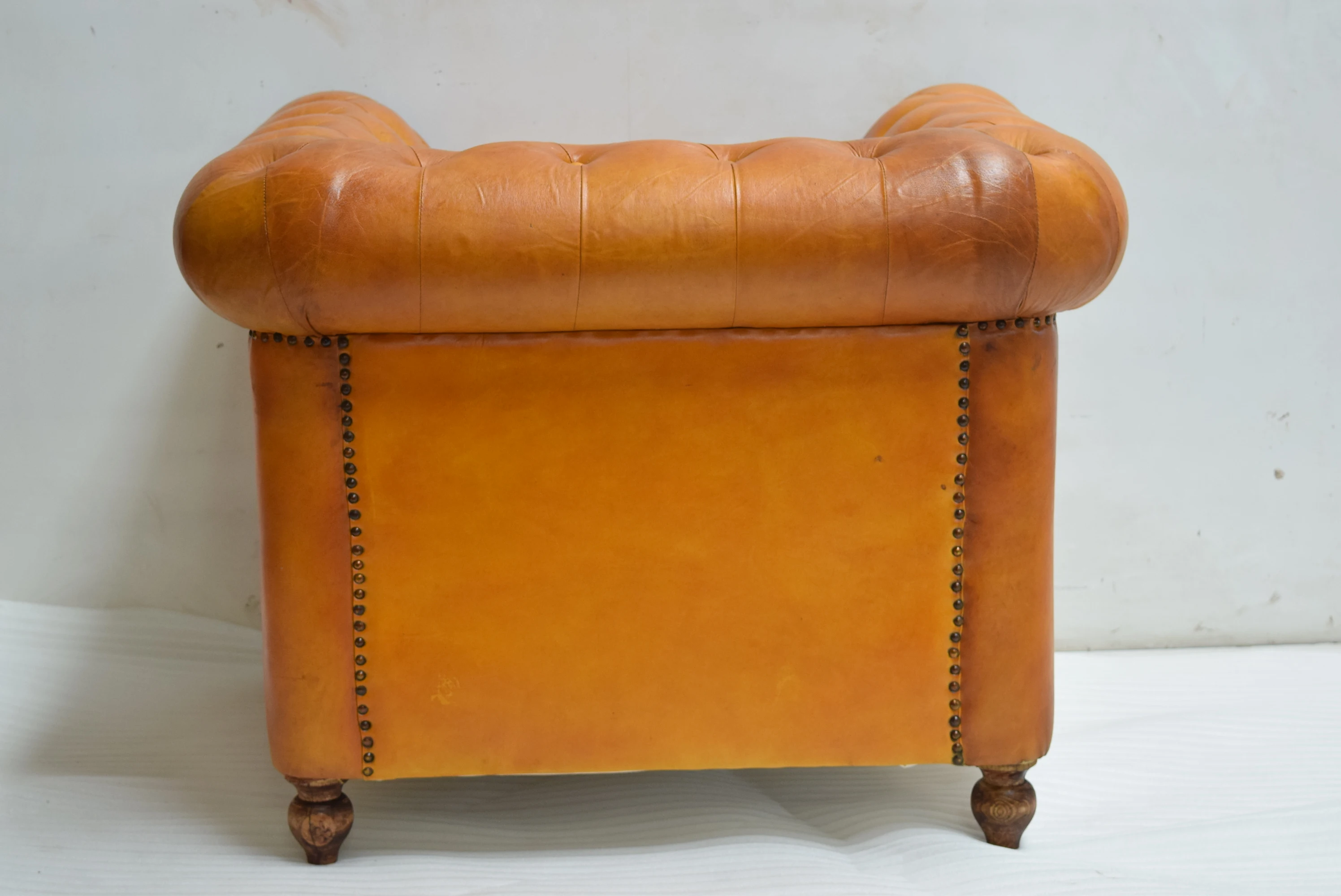 Top Selling Vintage Genuine Leather Chesterfield Sofa with Chrome Casters 1+2+3 Sofa Set in Various Colors Home Furniture