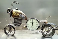 Newest Amazon Hot Selling Custom Design Decorative Metal Red Bike Vintage Design Antique Clock for Home Art WALL Decoration