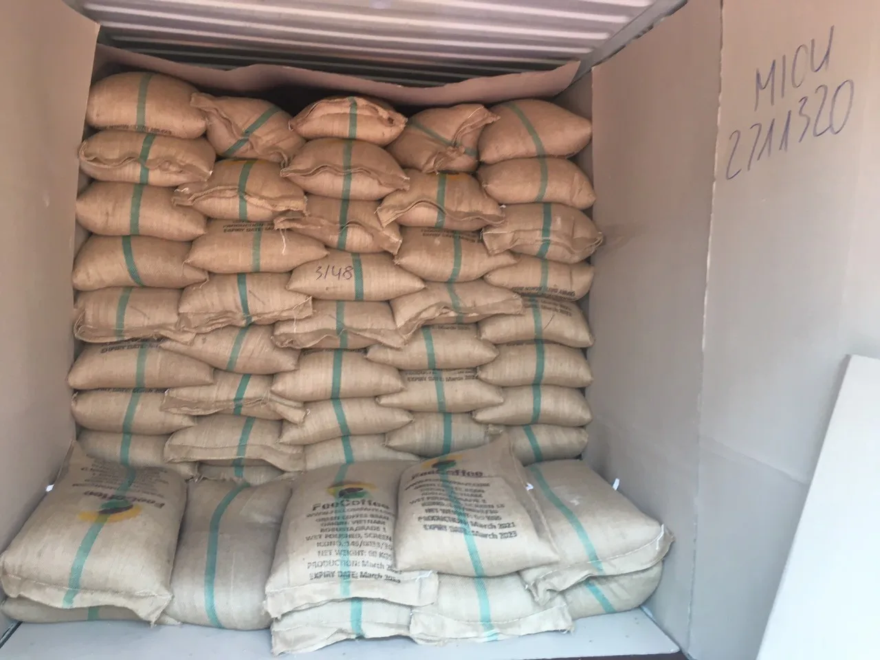 VIETNAM ROBUSTA COFFEE BEANS R1S16, R1S18 CLEANED, WASHED, WET POLISHED FROM DIRECT SUPPLY  FOR EXPORT HIGH QUALITY BEST PRICE