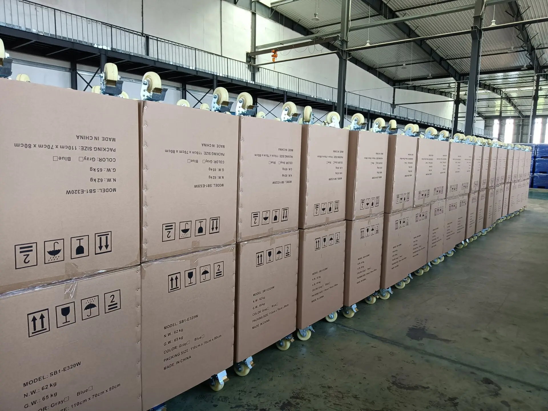 Large Capacity Rotomolded 320L Dry ice container Cooler Box