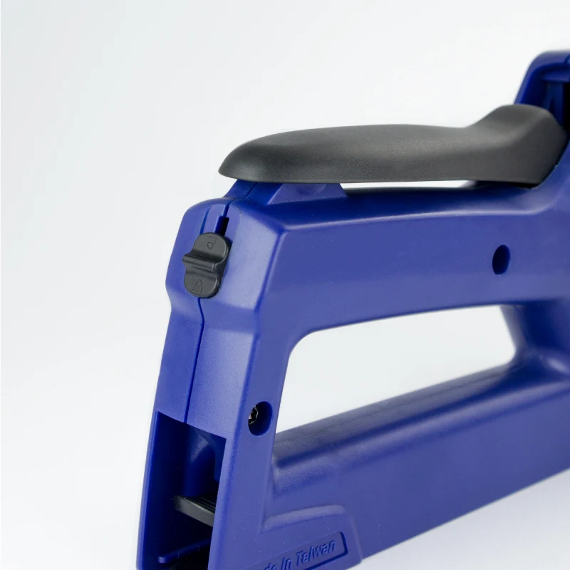 Easytech 18551 Light Duty Manual Tacker / Staple Gun -40% Handle Force