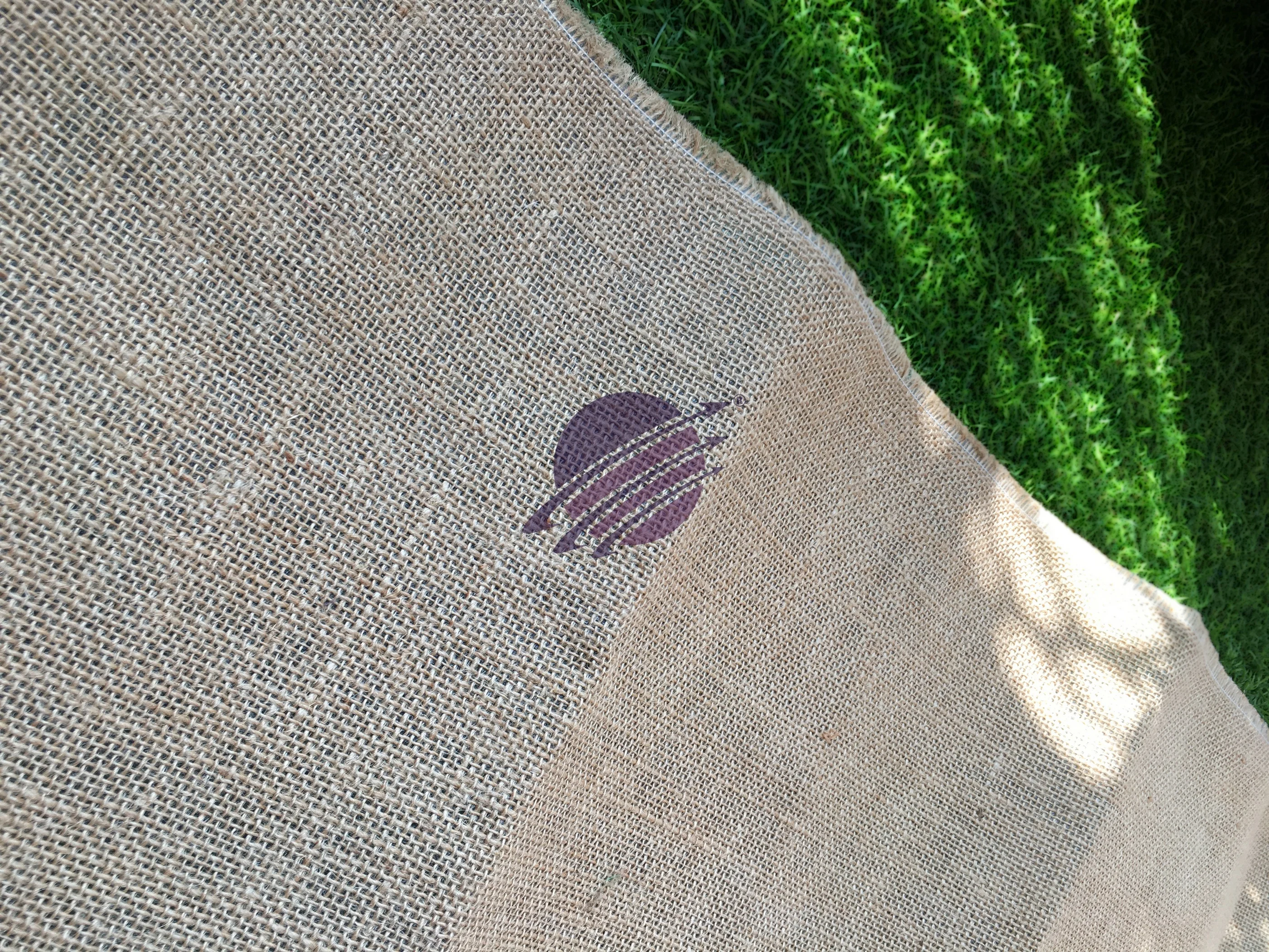 High quality laminated dyed Jute Burlap Fabric for crafting & decoration