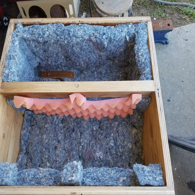 Это Thinh пряжи 100% полиэстеровый иглопробивной нетканый войлок для колонки коробка