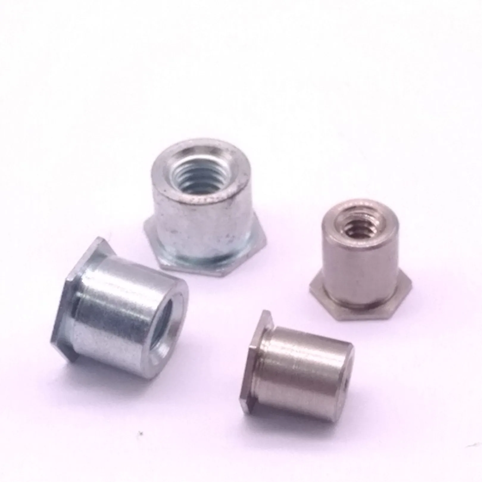 Лист с плоской головкой в плену панели самозажим стойки винты шпильки