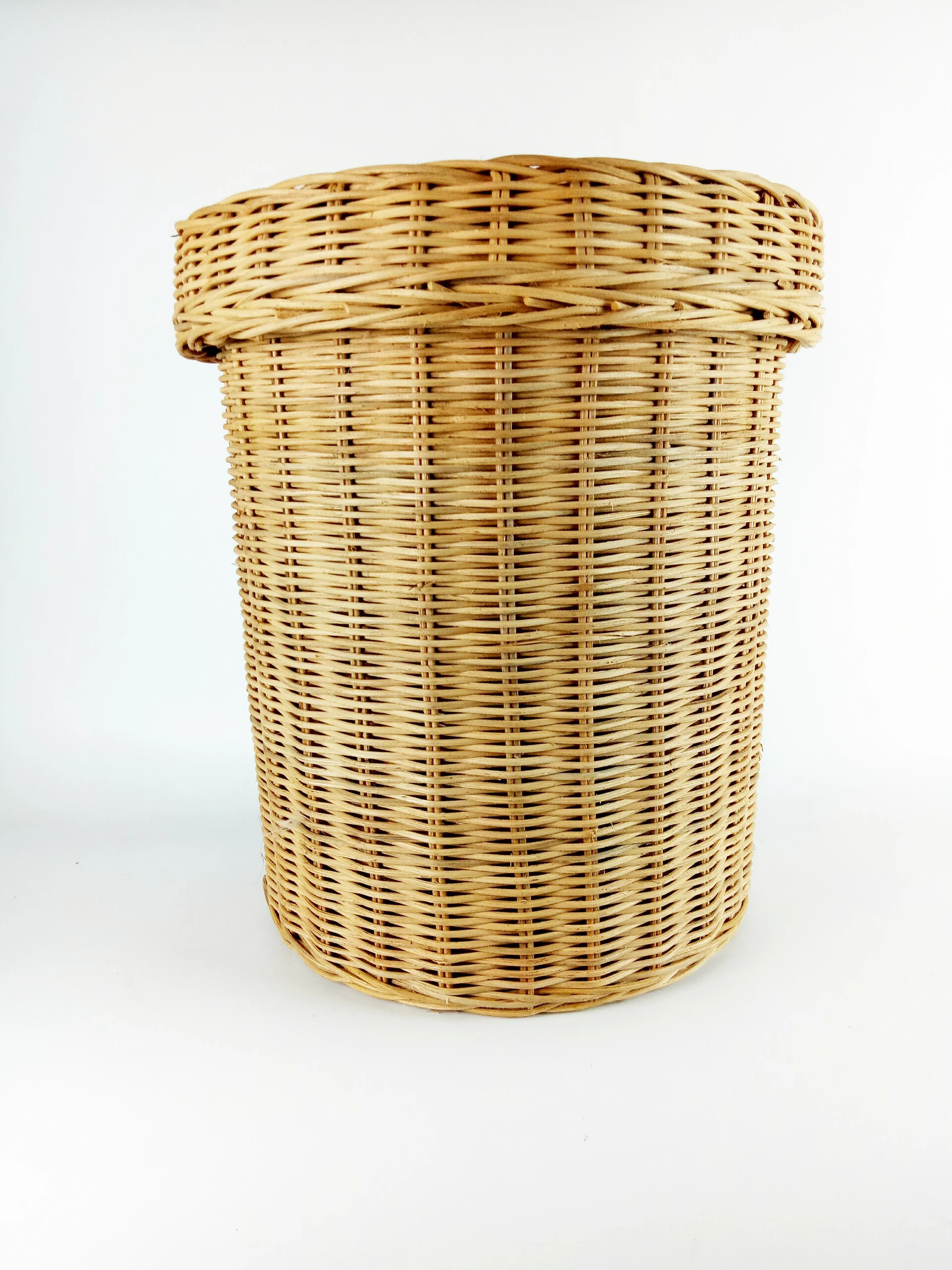 Eco-friendly Wicker Round Natural Rattan Pot Straw Lid Handle Linen Dush Bin TRash Laundry Hotel Rattan Storage Baskets