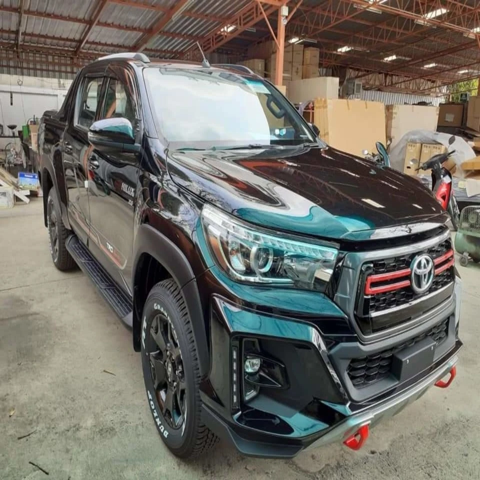 Достаточно б/у 2019 TO-YO-TA HILUX ручной дизельного топлива