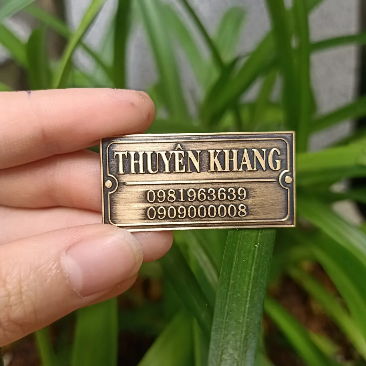 
Made in Vietnam customize logo free design Antique Copper Lable mental business Card Lable Antique Copper Lable 