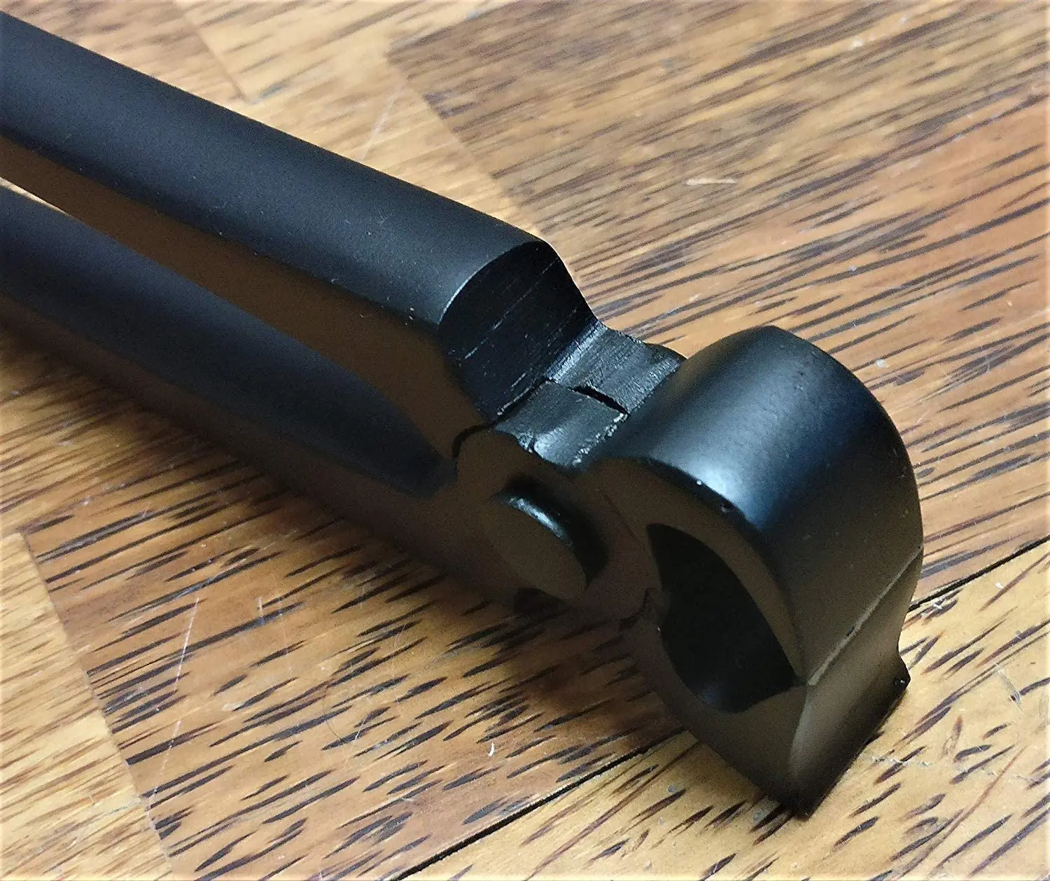 Черная конструкция приспособление для резки копыт из нержавеющей стали лошадей