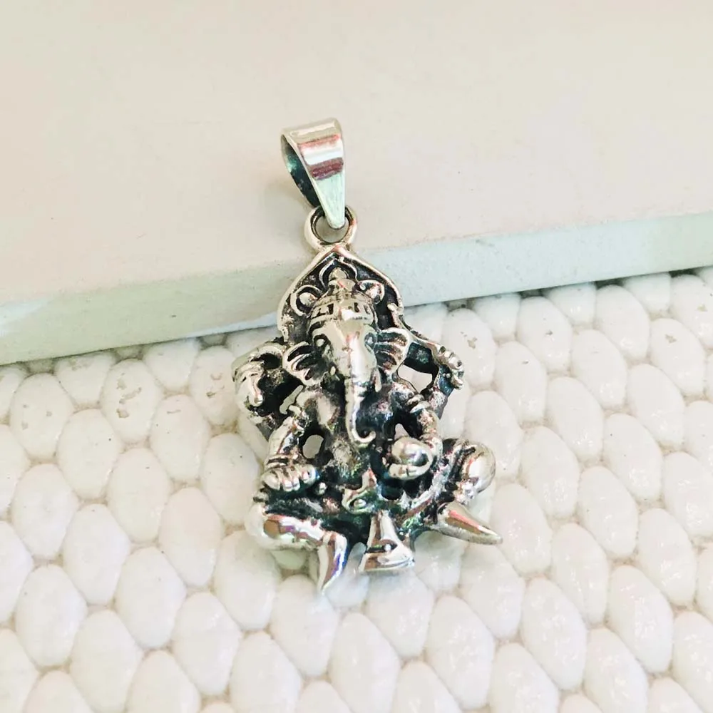 Genuine 925 sterling silver Plain Pendants Jewelry Superior Quality  Wholesale Price Unique Pendants Best Gift of Lord Ganesh