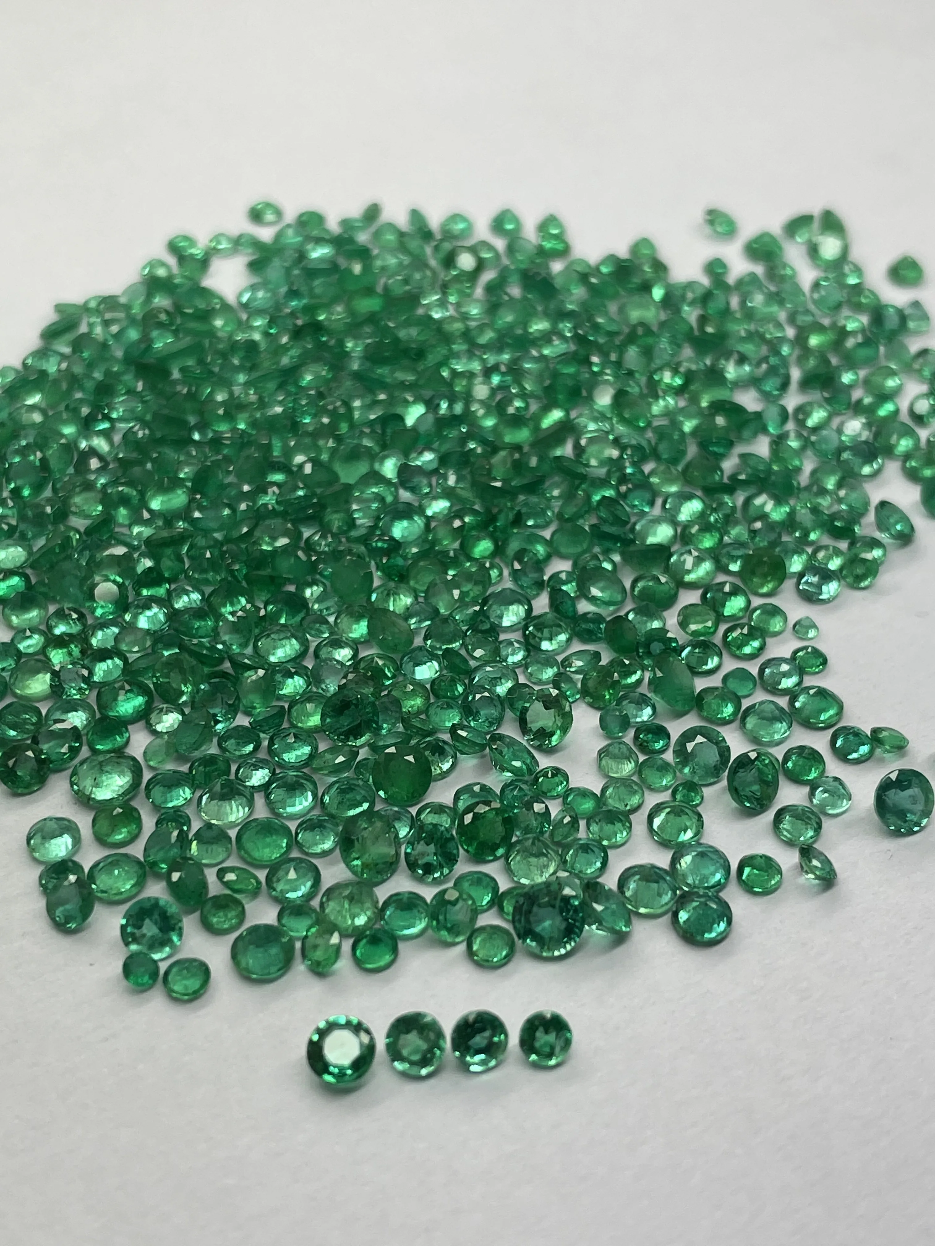 VVS Quality Regular Cut Calibrated Zambian Emerald Stone Super Fine Quality And Color