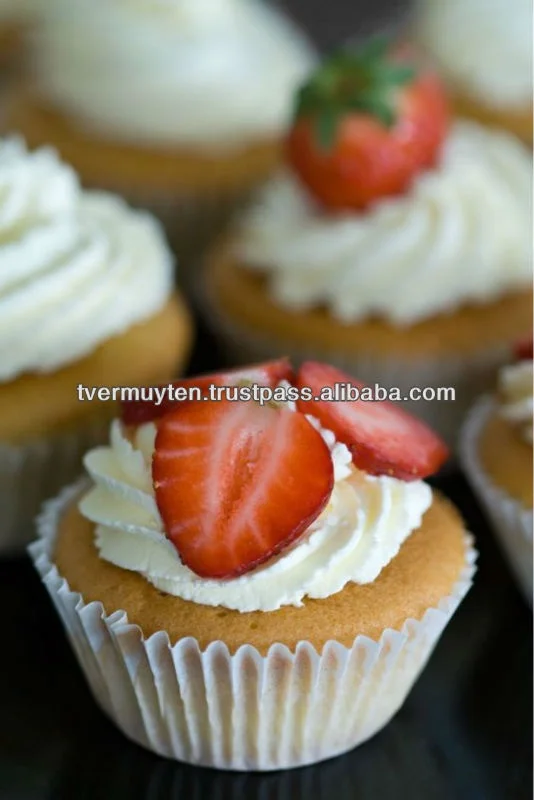 
Topping Royale Ready Whipped Sweetened Cream alternative in a Pastry Bag 2 liters 