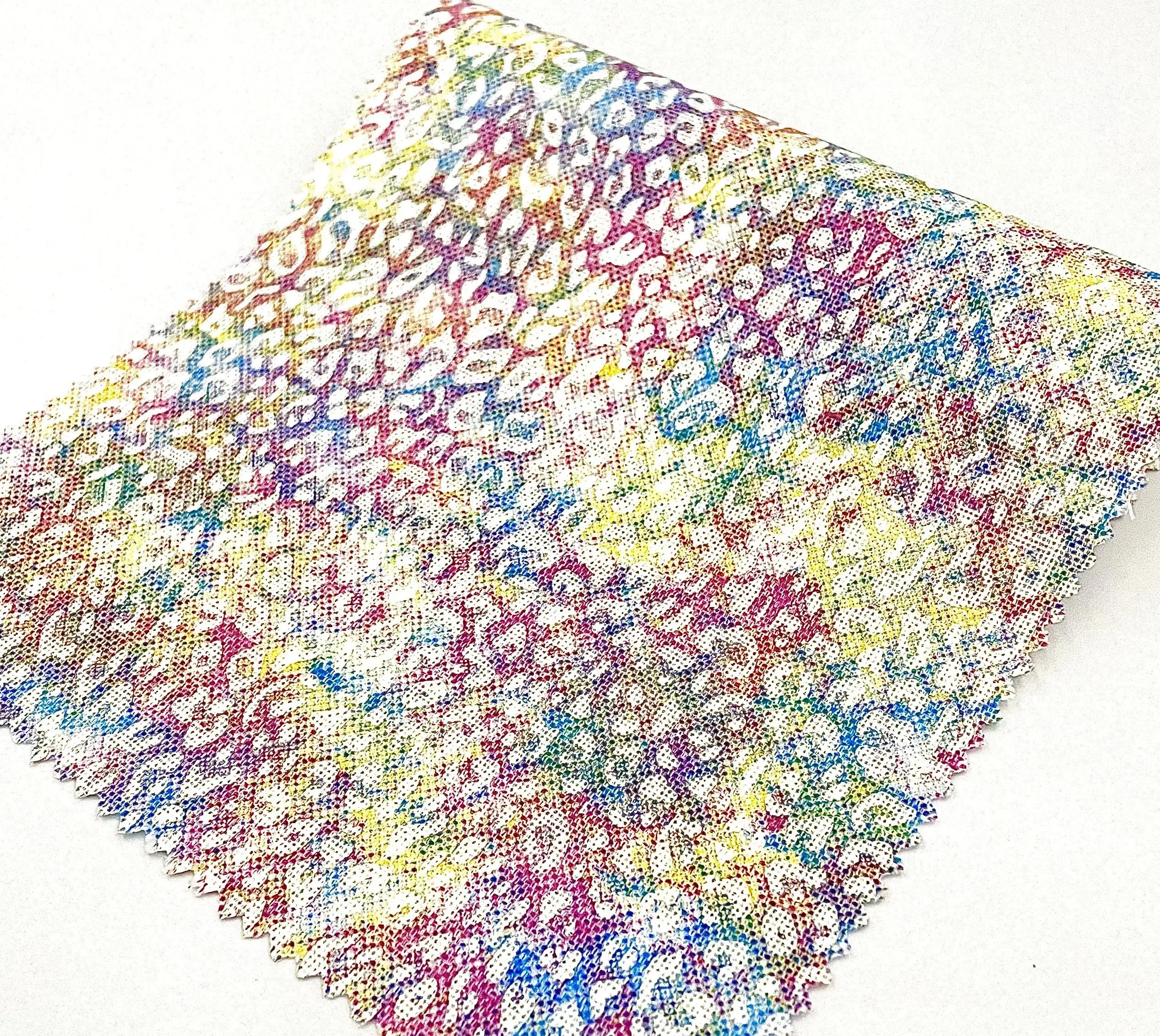 EPO High Quality 600D 100% Polyester with Glossy Laser Film Transferred Leopard Print for Luggage