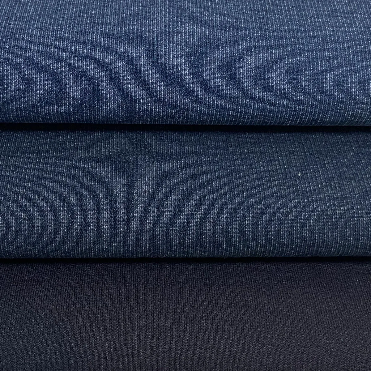  В наличии вязаная французская махровая ткань 63% хлопок 32% ПП 5% спандекс цвета индиго для джинсовой одежды