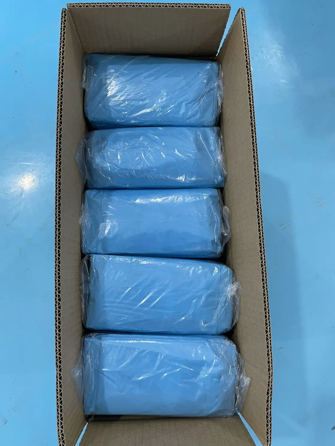 Blue Disposable CPE Gowns Waterproof Plastic Apron CPE Isolation Gown