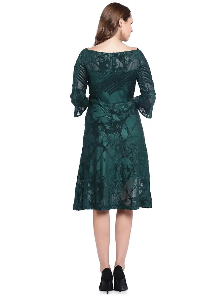 FIT & FLARE DRESS IN GREEN