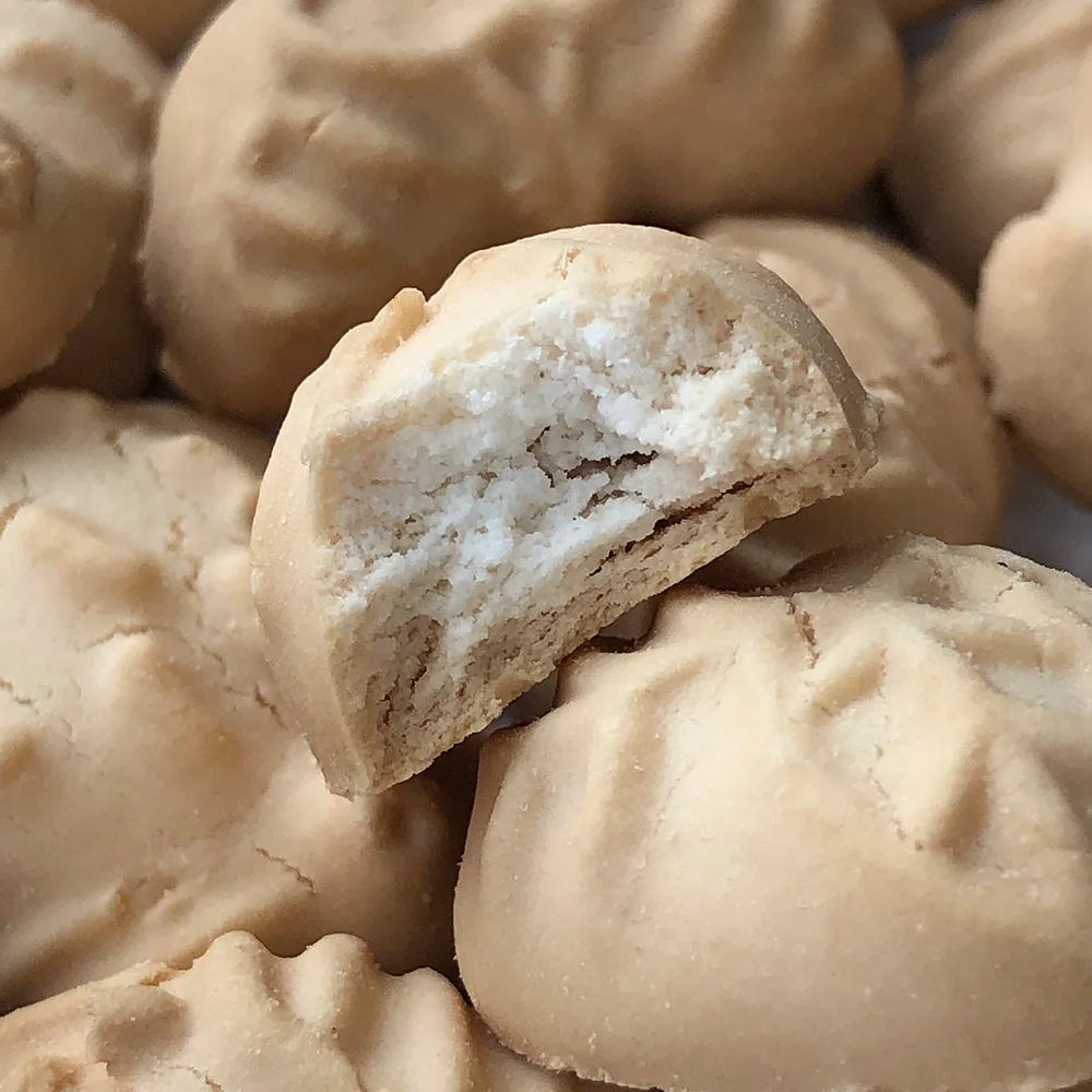 Biscuit Cookies Coconut Milk Tapioca Cookie Ordinary Type 4.8 Kg CRISPY Carton Packing Cool Dry Place Animal / Floral White