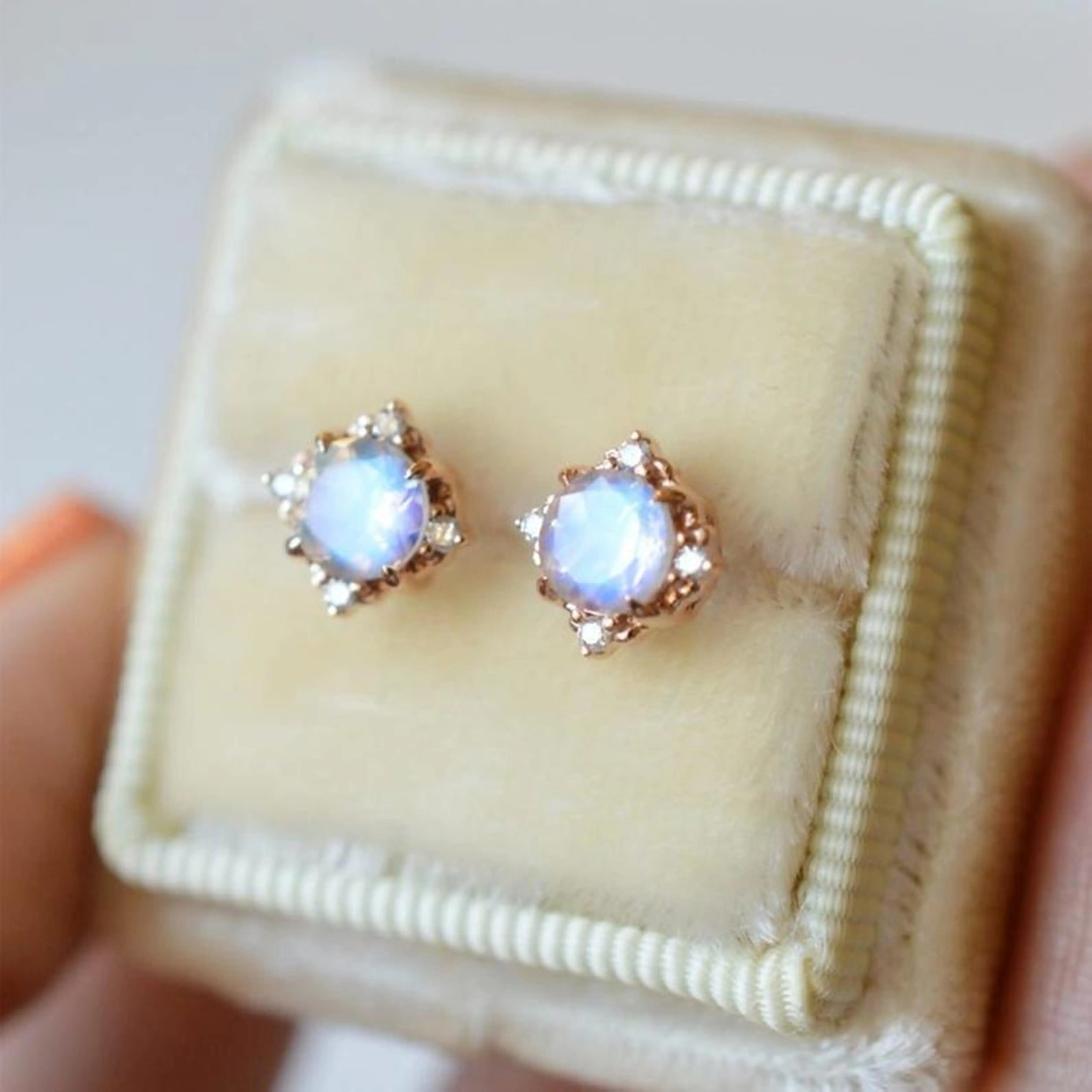 Серьги-гвоздики с радужным лунным камнем круглые серьги позолоченные серьги-гвоздики из серебра 925 пробы ювелирные изделия ручной работы