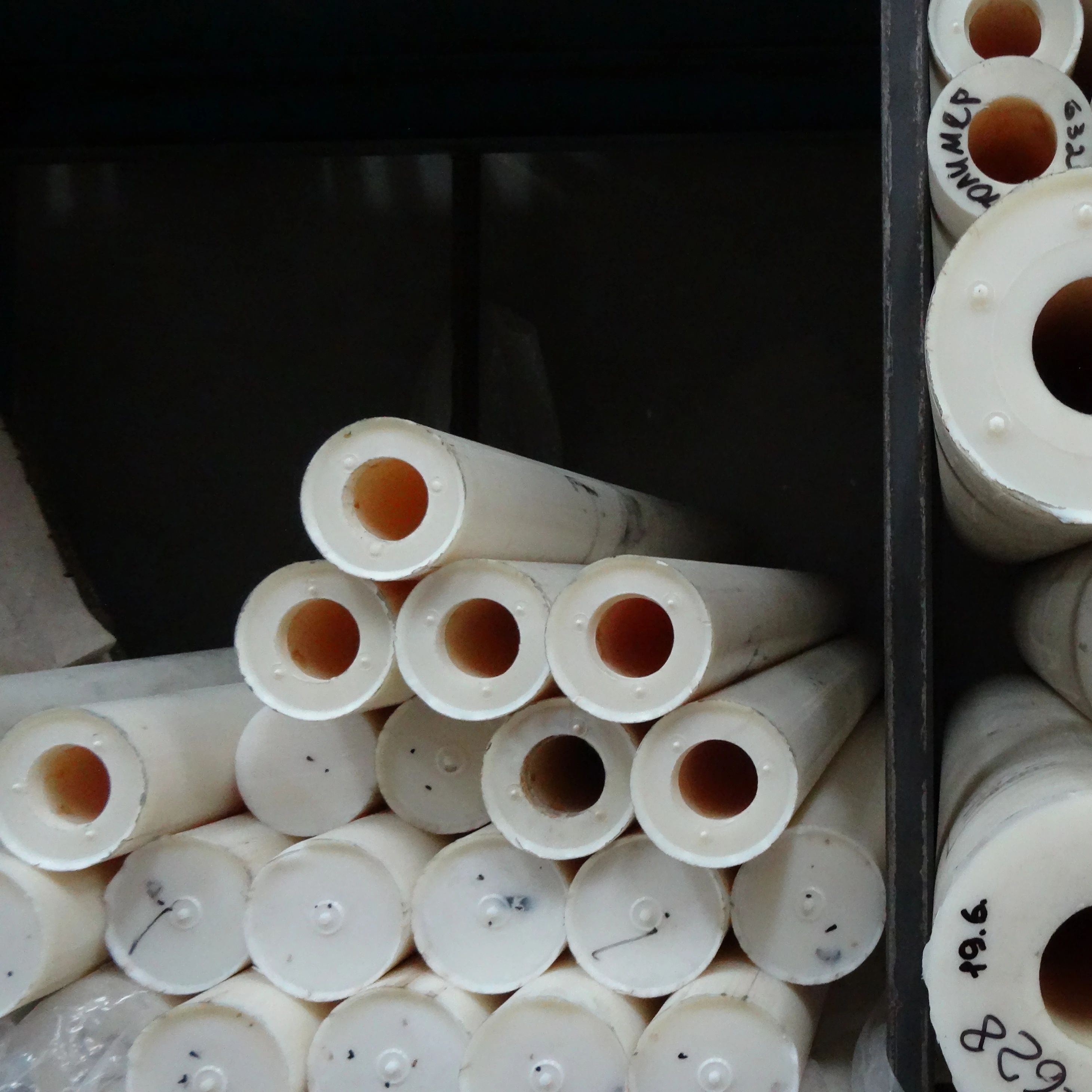 Различные внутренние и внешние диаметры одежда, устойчивый к коррозии и сопротивляемостью при колебательном движении Полиамид Blanks футболки для девочек PA-6 трубки