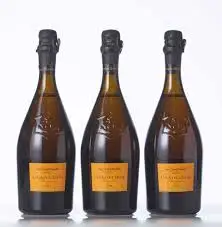Veuve clicamp пещера Бьюти 1982 75 cl в подарочной