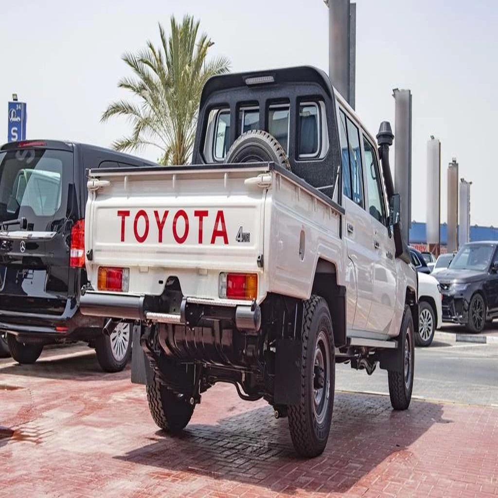 Подержанная TOYOTA LAND CRUISER с двойной кабиной и BULBAR 2021