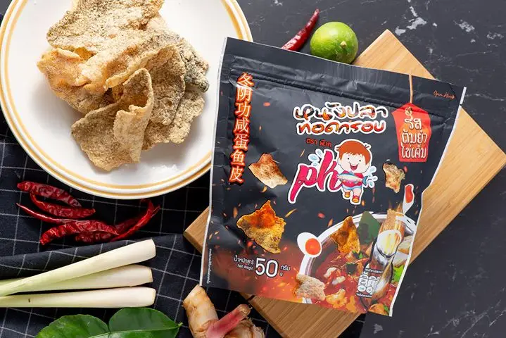 Thailand Premium Snack Seafood Crispy Chips Blended Nori Fried Fish Skin Seaweed Flavor by P.K. Brand