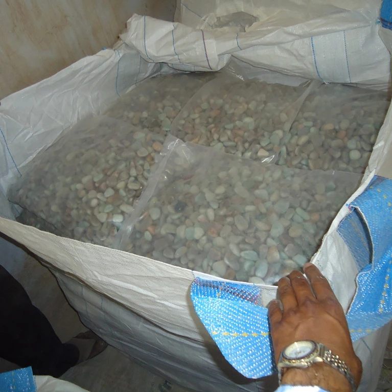 Natural beauty texture green high polished rock stone gravels for garden landscaping & home decoration