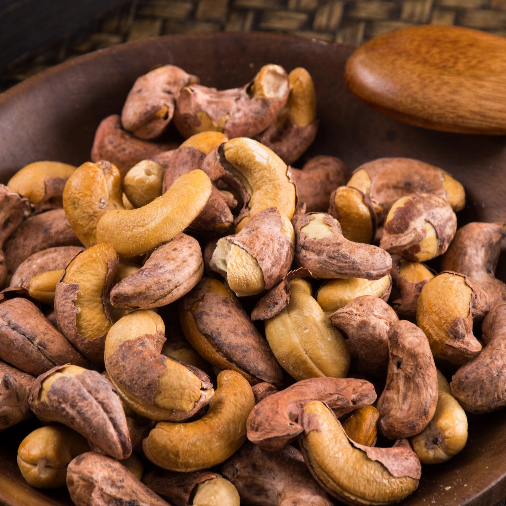 Cashewnuts Salted Roasted Unpeeled W180 Made In Vietnam